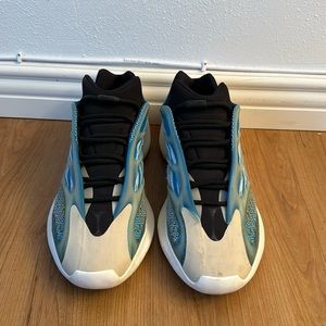 Yeezys 700 V3
Arzareth